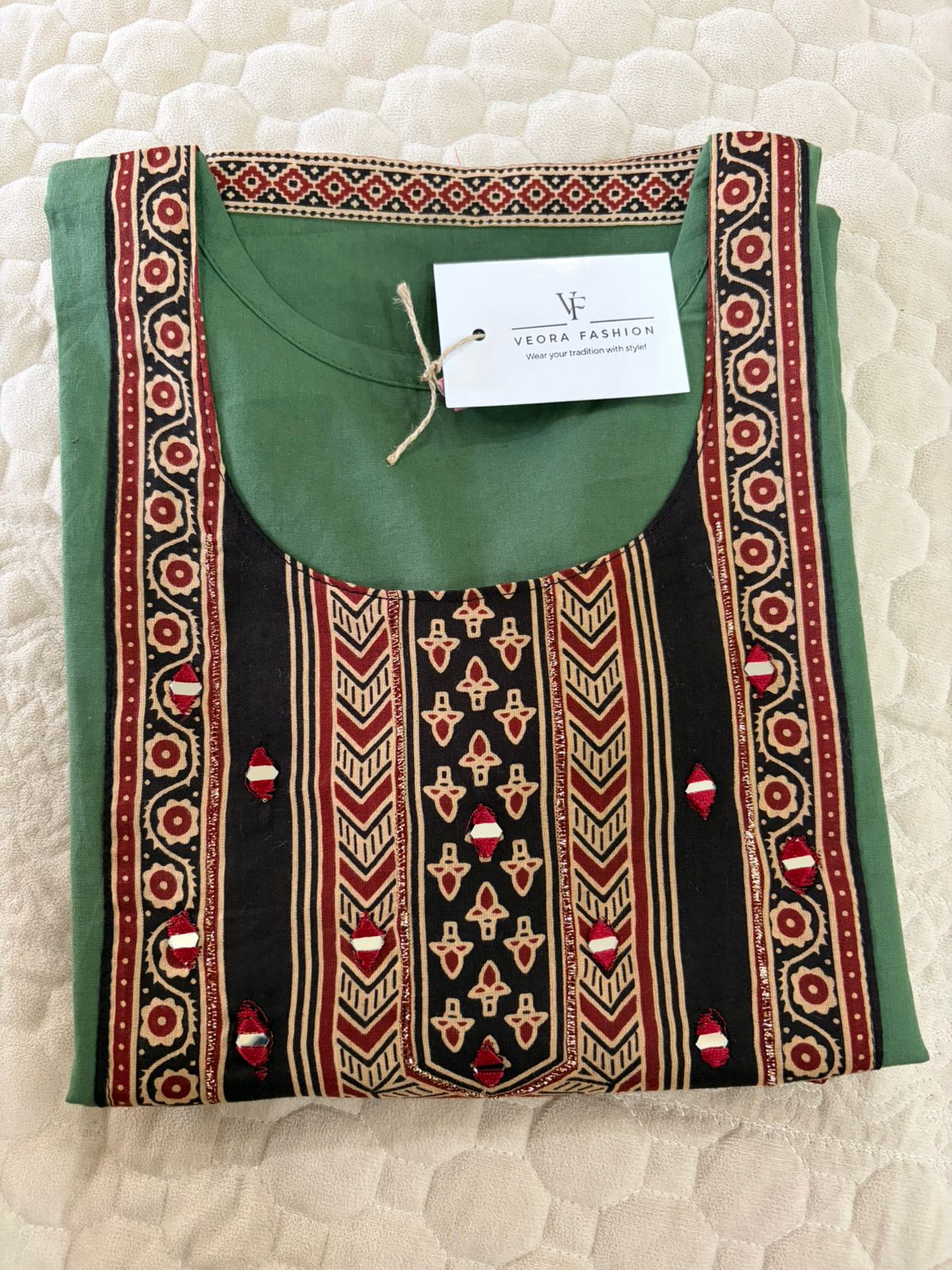 Women's Gamthi Cotton Mirror & Patch Work Kurta Pant Dupatta Set (Pista Green)