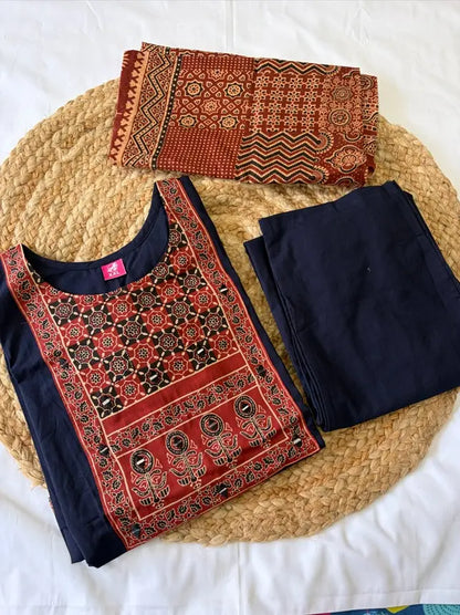 Women's Gamthi Cotton Mirror & Patch Work Kurta Pant Dupatta Set (Navy Blue)